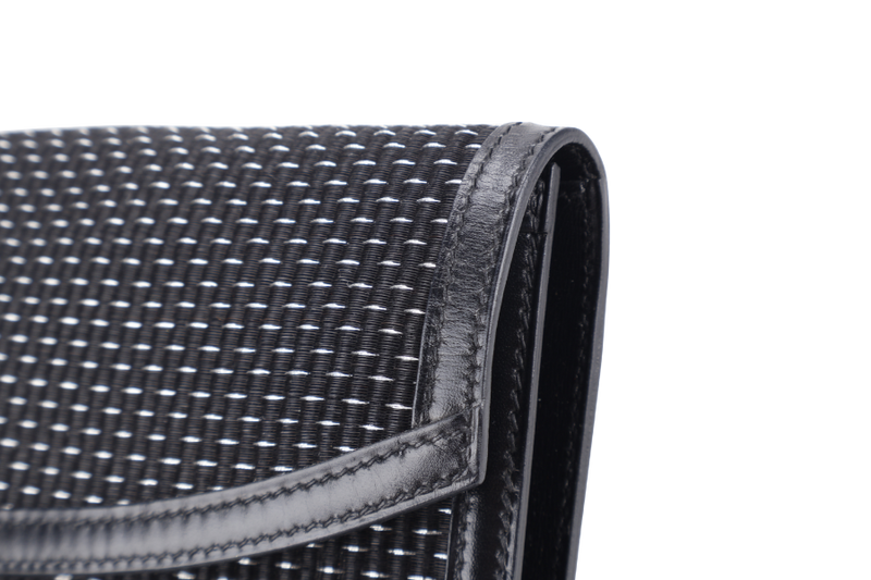 HERMES BLACK CRINOLINE HORSE HAIR RIO CLUTCH SILVER HARDWARE STAMP G SQUARE (YEAR 2003) WITH DUST COVER