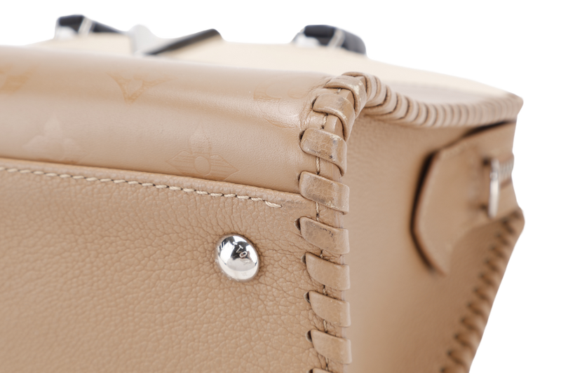 LOUIS VUITTON M51929 VERY ONE ZIPPED TOTE BAG MONOGRAM SESAME CREME SILVER HARDWARE WITH DUST COVER