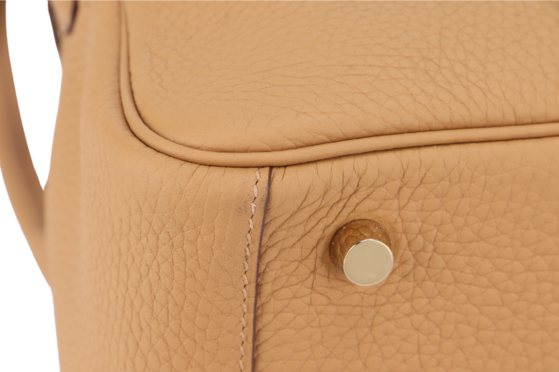 HERMES LINDY 26 BISCUIT CLEMENCE LEATHER GOLD HARDWARE STAMP B (YEAR 2023) WITH DUST COVER