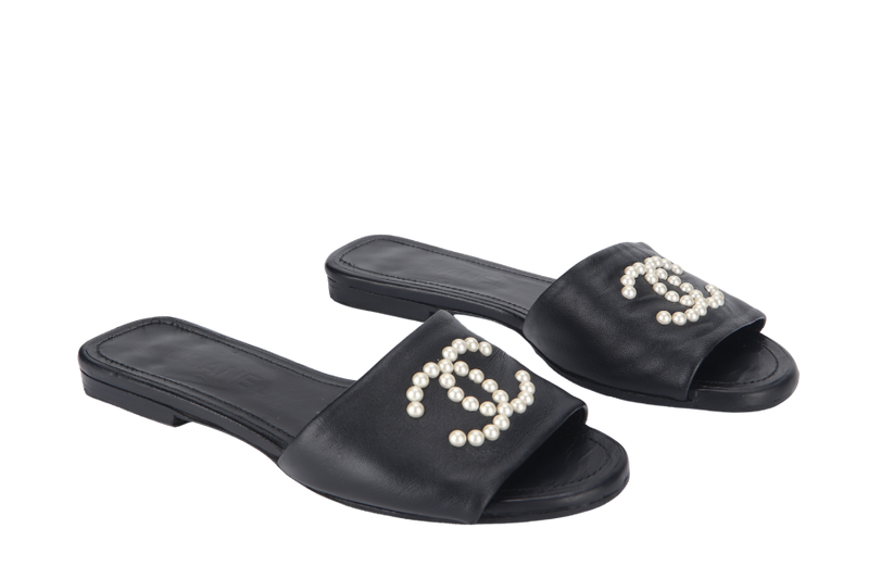 CHANEL CC FAUX PEARL SLIDE SANDAL 36C BLACK LAMBSKIN NO DUST COVER AND NO BOX