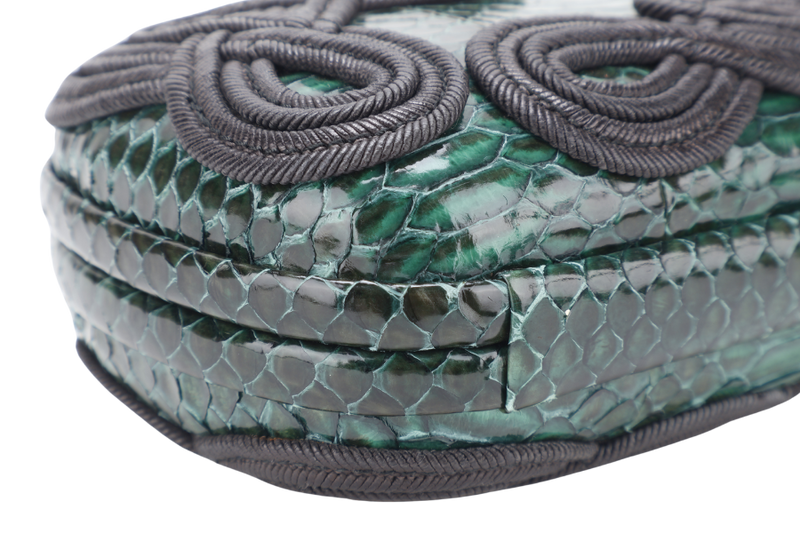 BOTTEGA VENETA PASSAMANERIA EMERALD SNAKESKIN WOVEN KNOT SUEDE LEATHER INTERIOR CLUTCH WITH DUST COVER