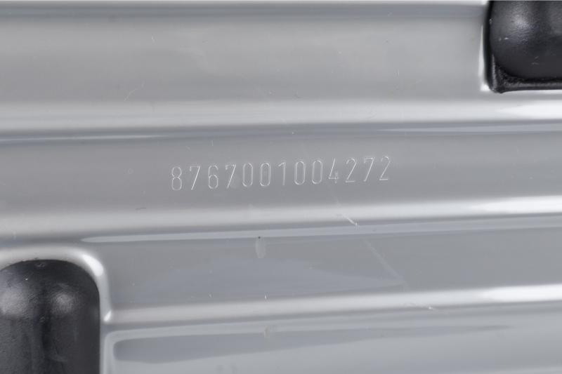 RIMOWA CHECK IN LUGGAGE 29_ GREY POLYCARBONATE BLACK HARDWARE