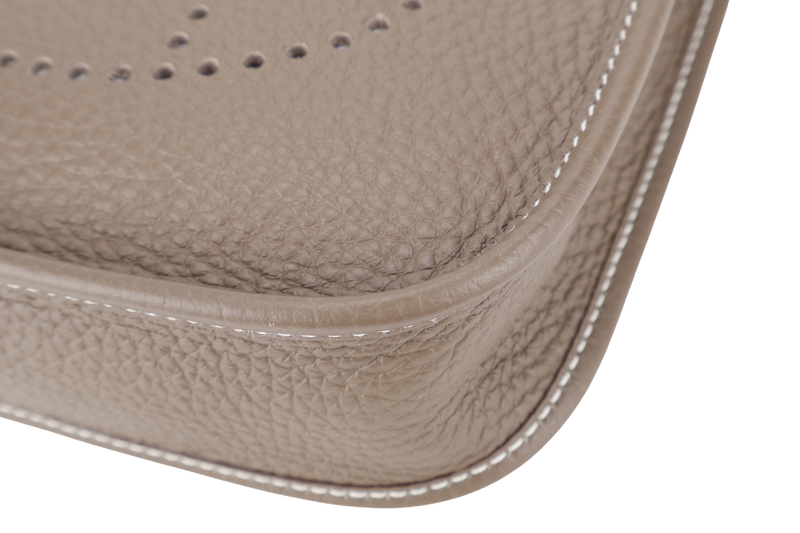 HERMES EVELYN TPM 18CM ETOUPE CLEMENCE LEATHER GOLD HARDWARE STAMP Z (YEAR 2021) NO DUST COVER