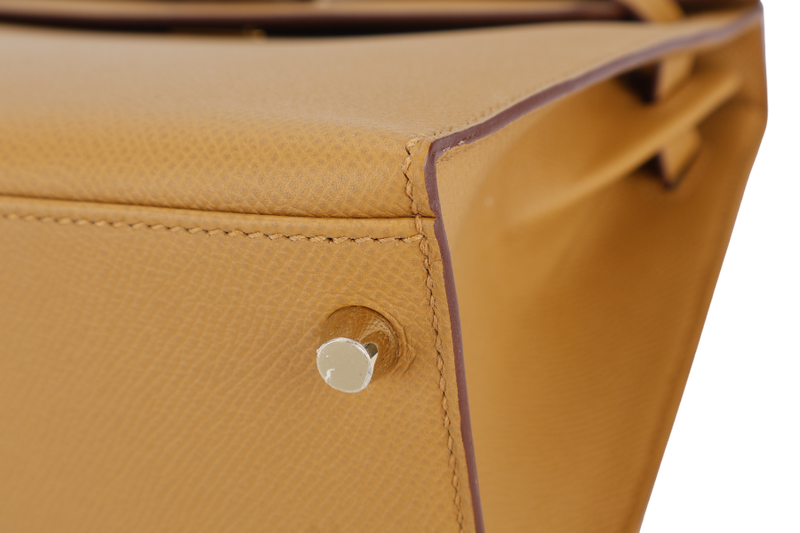 HERMES KELLY 28 SELLIER SESAME EPSOM GOLD HARDWARE STAMP Y (2020) WITH DUST COVER, LOCK, KEYS, RAINCOAT AND STRAPS