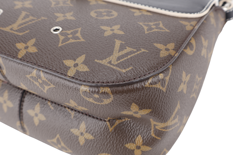 LOUIS VUITTON M44115 CHAIN IT BLACK CALFSKIN x MONOGRAM SILVER HARDAWARE, GOLD HARDWARE WITH STRAPS AND DUST COVER