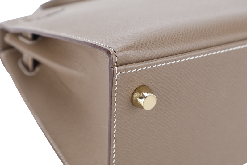 HERMES KELLY 25 SELLIER ETOUPE-BLUE ELECTRIQUE EPSOM, BRUSHED GOLD HARDWARE STAMP C (2018) WITH DUST COVER, LOCK, KEYS AND RAINCOAT