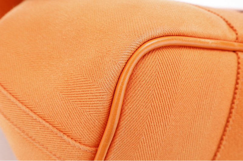 HERMES VALPARAISO PM STAMP M SQUARE (YEAR 2009) ORANGE SWIFT LEATHER NO DUST COVER