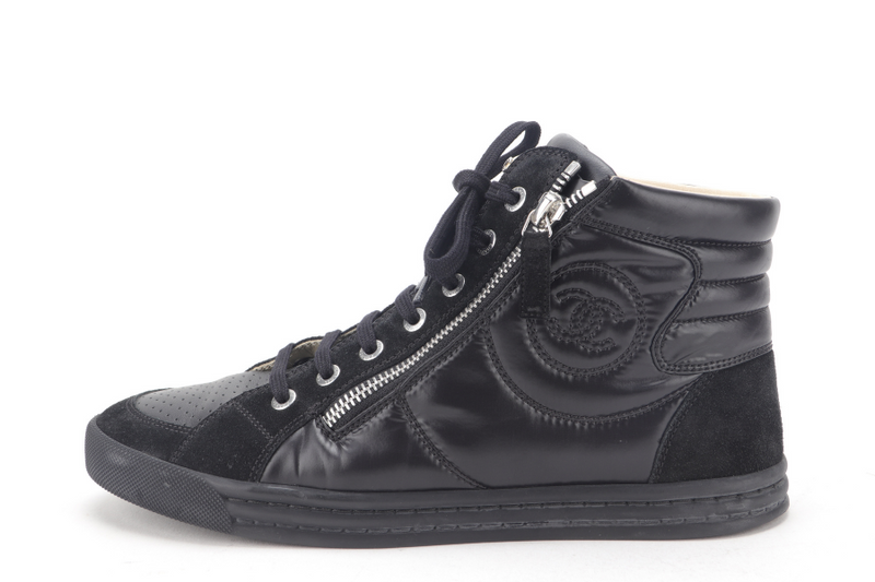 CHANEL BLACK LEATHER CC DOUBLE ZIP HIGH TOP SNEAKERS EU SIZE 38 WITH DUST COVER AND BOX