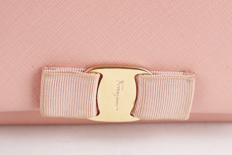 SALVATORE FERRAGAMO VARA CHAIN SHOULDER BAG PINK LEATHER GOLD HARDWARE NO DUST COVER