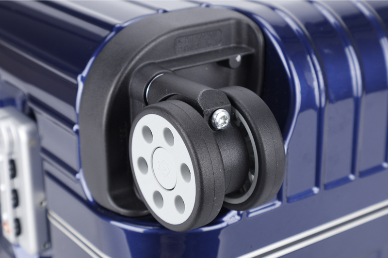 RIMOWA CABIN 19_ LUGGAGE IN A ALUMINIUM NIGHT BLUE SILVER HARDWARE