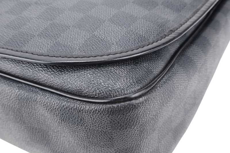 LOUIS VUITTON N58033 DANIEL MESSENGER BAG GM DAMIER GRAPHITE CANVAS SILVER HARDWARE NO DUST COVER