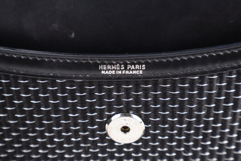 HERMES BLACK CRINOLINE HORSE HAIR RIO CLUTCH SILVER HARDWARE STAMP G SQUARE (YEAR 2003) WITH DUST COVER