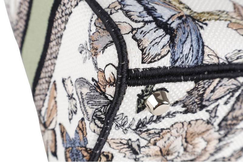 CHRISTIAN DIOR LADY DIOR MEDIUM LADY D-LITE BAG (50-MA-0293) GOLD HARDWARE WITH STRAPS, CARD AND DUST COVER