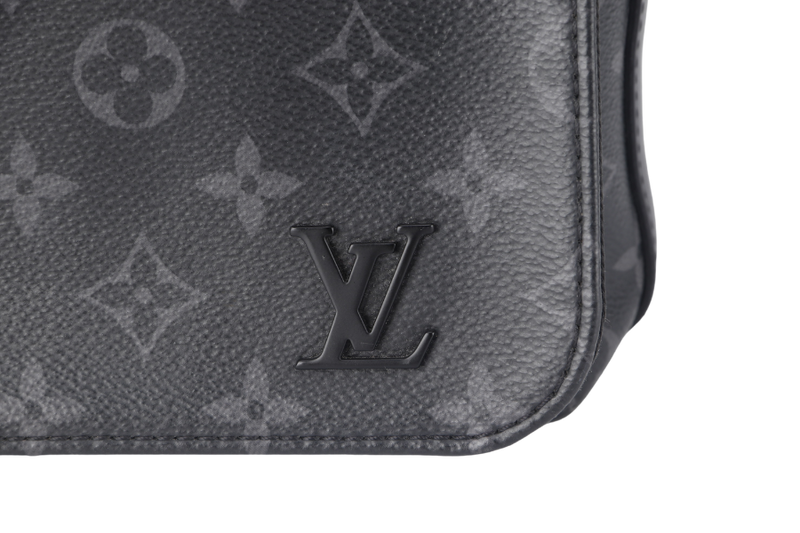 LOUIS VUITTON DISTRICT MESSENGER MM (M45271) MONOGRAM ECLIPSE SILVER HARDWARE NO DUST COVER