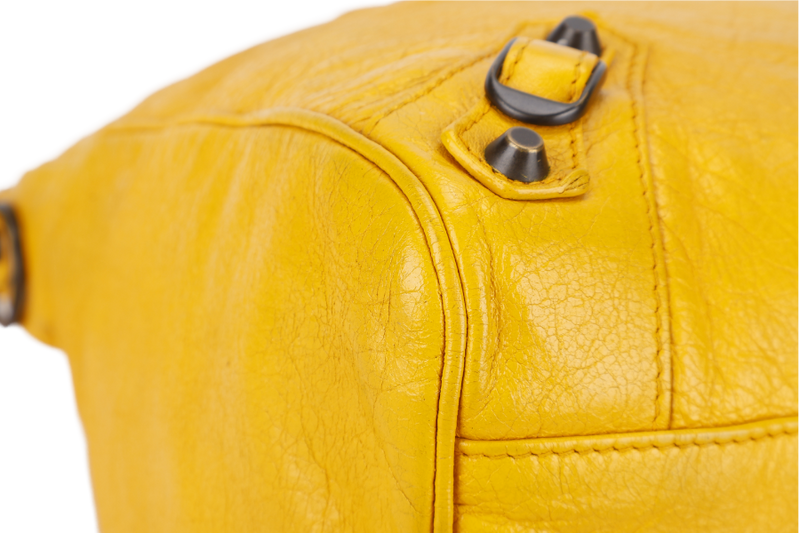 BALENCIAGA CITY VELO MUSTARD YELLOW LAMBSKIN HANDBAG WITH STRAPS AND DUST COVER