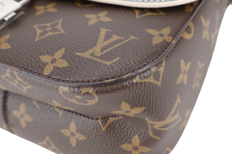 LOUIS VUITTON M44115 CHAIN IT BLACK CALFSKIN x MONOGRAM SILVER HARDAWARE, GOLD HARDWARE WITH STRAPS AND DUST COVER