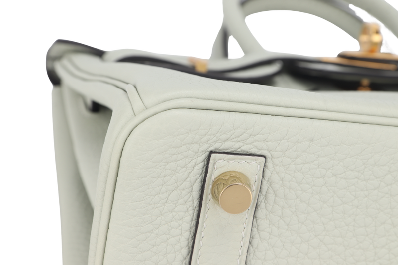 HERMES BIRKIN 25 GRIS NEVE TOGO GOLD HARDWARE STAMP B (YEAR 2023) WITH KEYS, LOCK, RAINCOAT AND DUST COVER