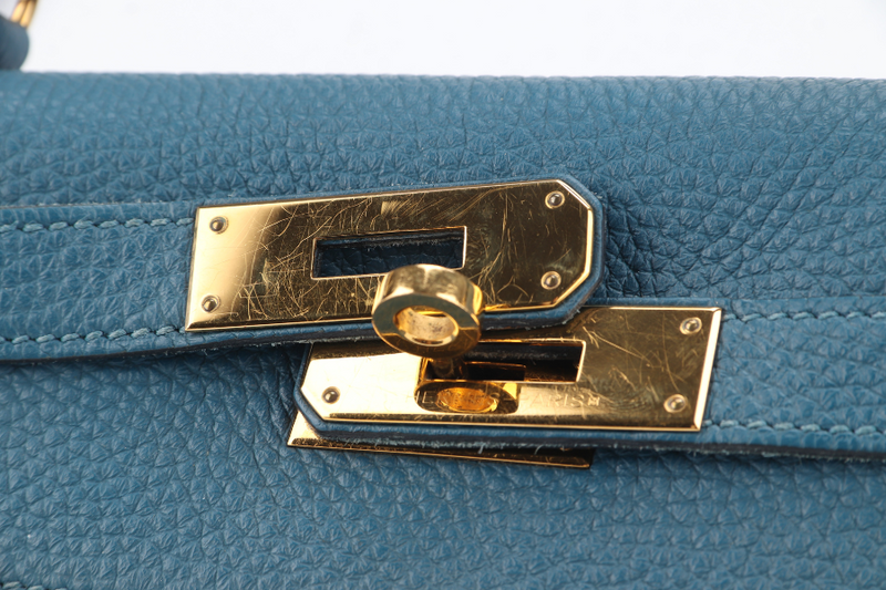 HERMES KELLY 28 BLUE COLVERT TOGO GOLD HARDWARE STAMP Q (YEAR 2013) WITH KEYS, LOCK, STRAPS AND DUST COVER