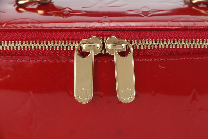 LOUIS VUITTON JEWELRY CASE (M91273) RED MONOGRAM VERNIS WITH DUST COVER