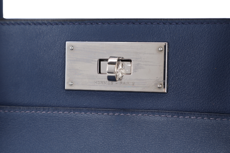 HERMES TOOLBOX 26 BLUE SAPHIRE SWIFT LEATHER STAMP Q (YEAR 2013) SILVER HARDWARE WITH KEYS LOCK , STRAPS AND DUST COVER