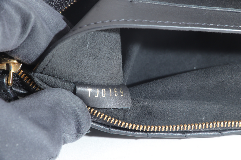 LOUIS VUITTON M63943 NEW WAVE POCHETTE BLACK CALF LEATHER WITH DUST COVER