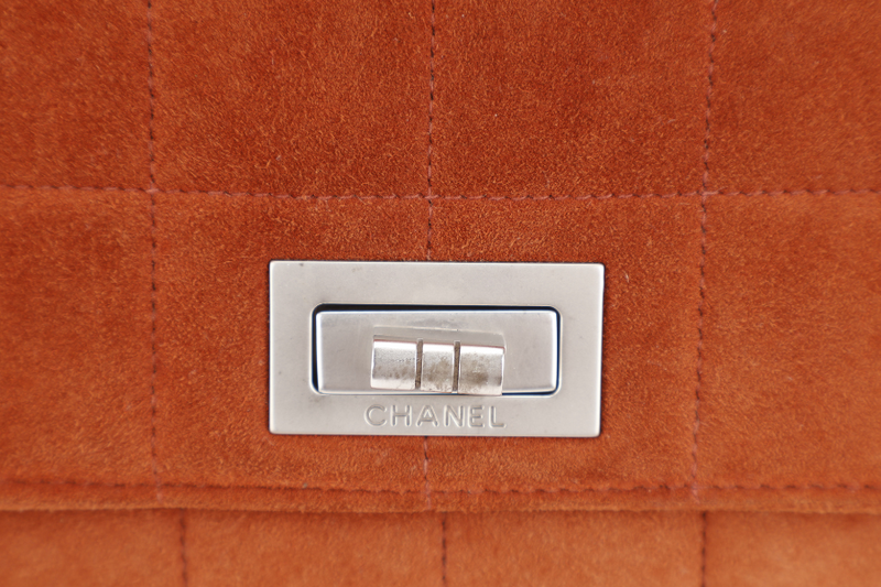 CHANEL CHOCOLATE BAR REISSUE SHOULDER BAG (617xxxx) BROWN SUEDE BRUSHED SILVER HARDWARE NO DUST COVER