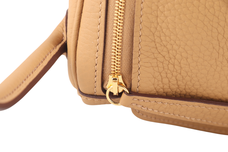 HERMES LINDY 26 BISCUIT CLEMENCE LEATHER GOLD HARDWARE STAMP B (YEAR 2023) WITH DUST COVER