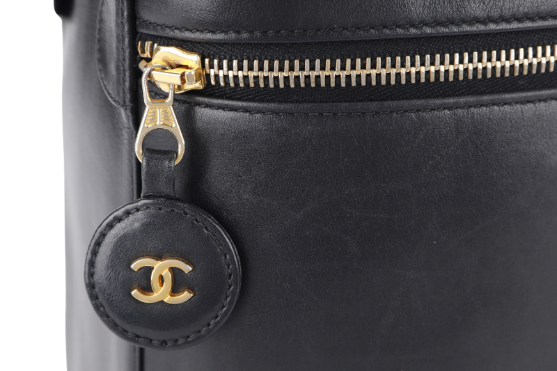 CHANEL VINTAGE VANITY CASE (411xxxx) BLACK LAMBSKIN LEATHER GOLD HARDWARE WITH THIRD PARTY CHAIN, COMPARTMENT AND CARD