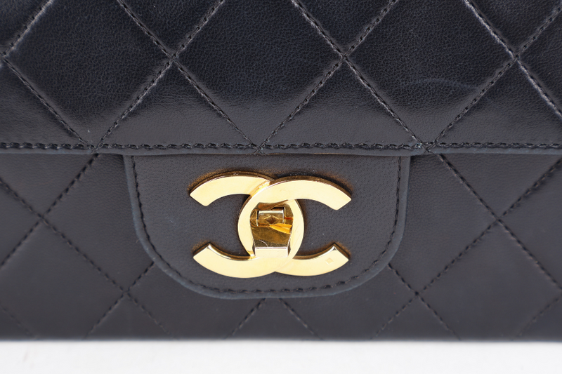 CHANEL VINTAGE BLACK LAMBSKIN JERSEY CHAIN NO CARD WITH DUST COVER