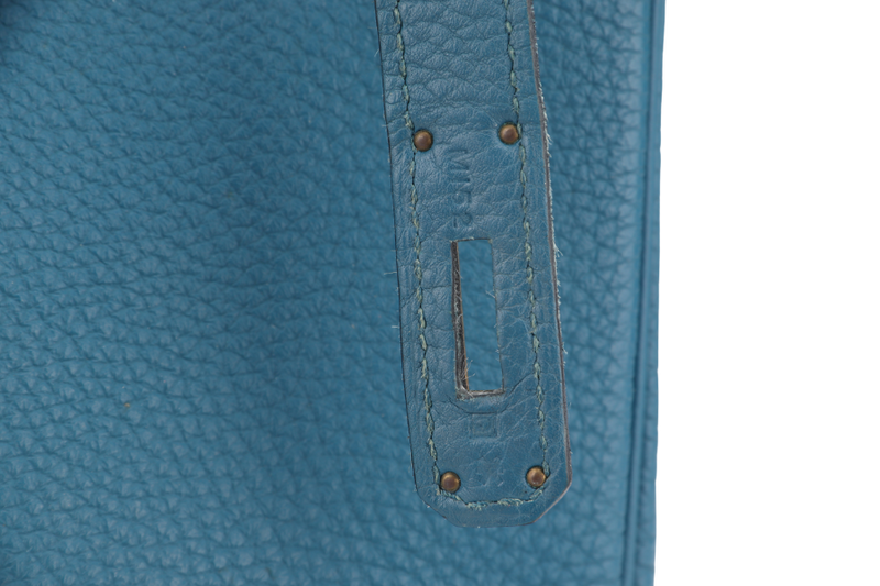 HERMES KELLY 28 BLUE COLVERT TOGO GOLD HARDWARE STAMP Q (YEAR 2013) WITH KEYS, LOCK, STRAPS AND DUST COVER