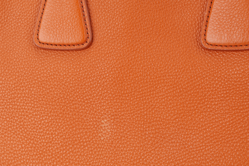 PRADA BN2579 VITELLO DAINO ZIP BAG ORANGE LEATHER GOLD HARDWARE WITH DUST COVER, LONG STRAPS AND CARD