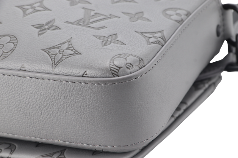 LOUIS VUITTON M46603 TRIO MESENGER BAG GREY MONOGRAM SHADOW BLACK HARDWARE WITH DUST COVER