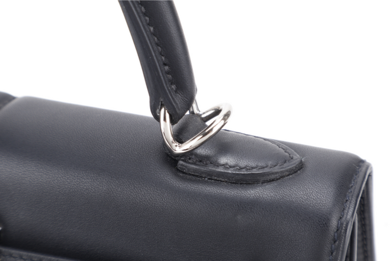 HERMES KELLY 25 PADDED SELLIER STAMP Z (YEAR 2021) BLACK SWIFT LEATHER SILVER HARDWARE WITH STRAP, KEYS, LOCK AND DUST COVER
