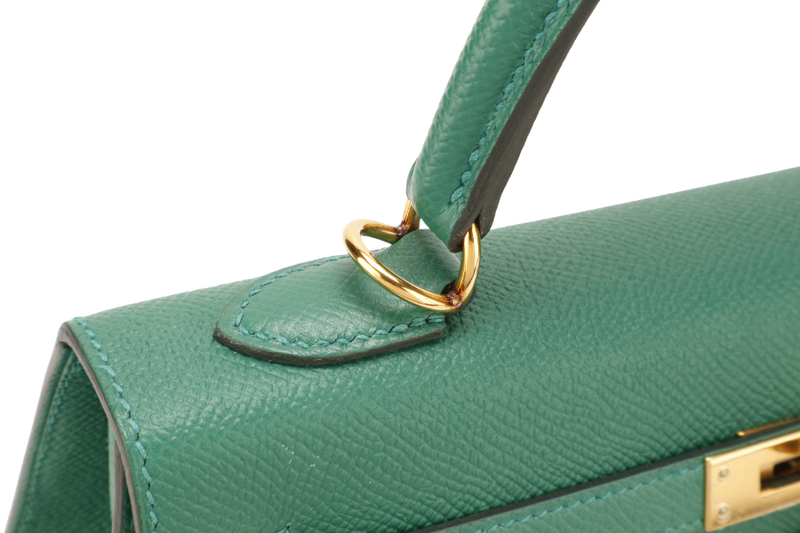 HERMES KELLY 25 SELLIER STAMP A (YEAR 2017) VERT VERTIGO EPSOM LEATHER GOLD HARDWARE WITH STRAP, KEYS, LOCK AND DUST COVER