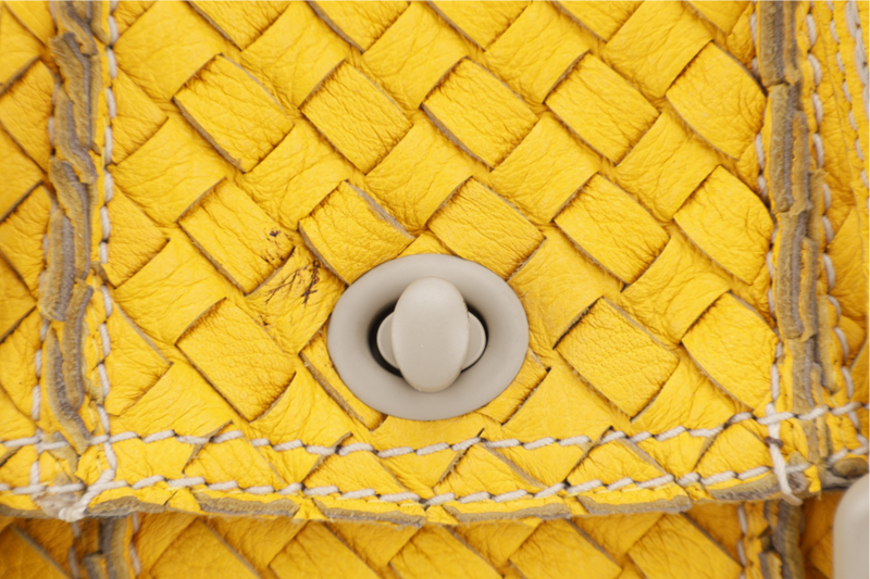 BOTTEGA VENETA VIVO CERVO INTRECCIATO BAG YELLOW LEATHER WITH GREY ANCHOR LINKS WITH LEATHER STRAPS AND DUST COVER
