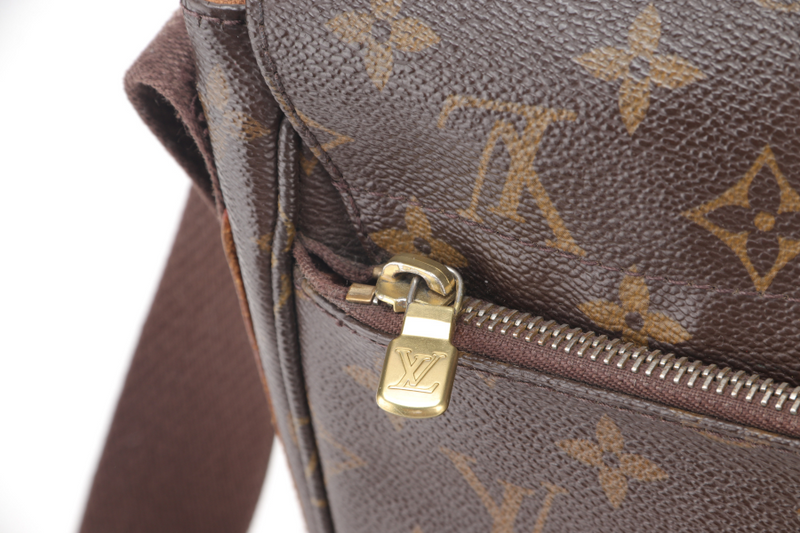 LOUIS VUITTON MM NOBOURG SHOULDER BAG MONOGRAM CANVAS WITH GOLD HARDWARE NO DUST COVER