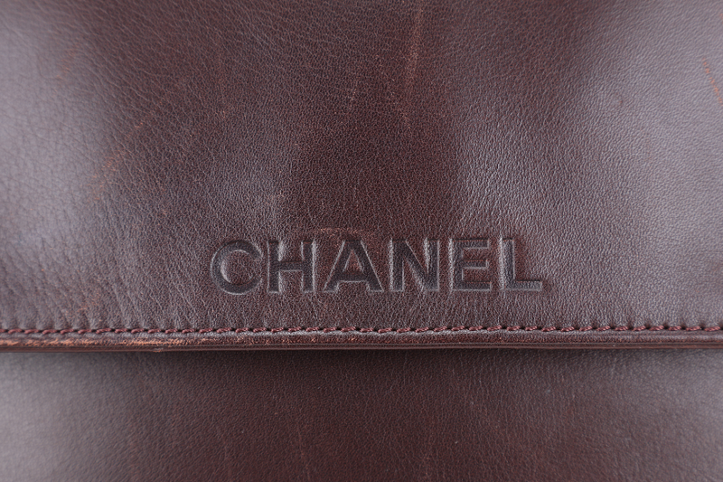 CHANEL VINTAGE DARK BROWN LEATHER HOBO BAG (577xxxx} NO CARD NO DUST COVER