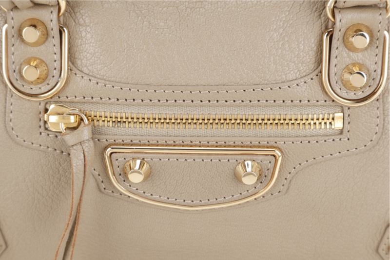 BALENCIAGA SMALL METALLIC EDGE CLASSIC CITY TOTE BEIGE CALFSKIN LEATHER GOLD HARDWARE WITH DUST COVER, STRAPS AND MIRROR