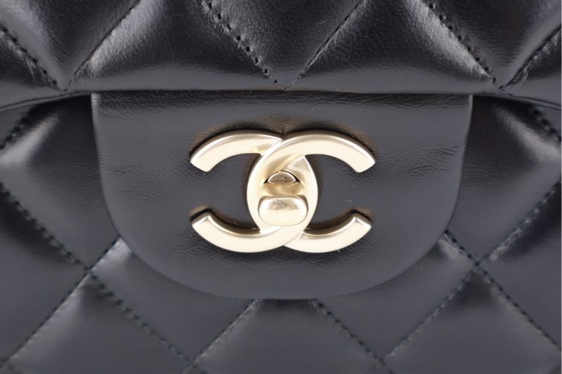 CHANEL DOUBLE FLAP BAG JUMBO BLACK LAMBSKIN LEATHER GOLD HARDWARE (1798xxxx) WITH DUST COVER