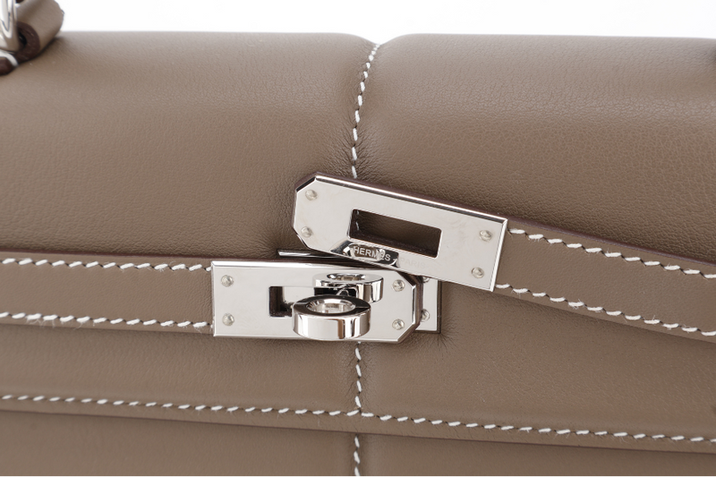HERMES KELLY 25 PADDED SELLIER STAMP U (YEAR 2022) ETOUPE SWIFT LEATHER SILVER HARDWARE WITH STRAP, KEYS, LOCK AND DUST COVER