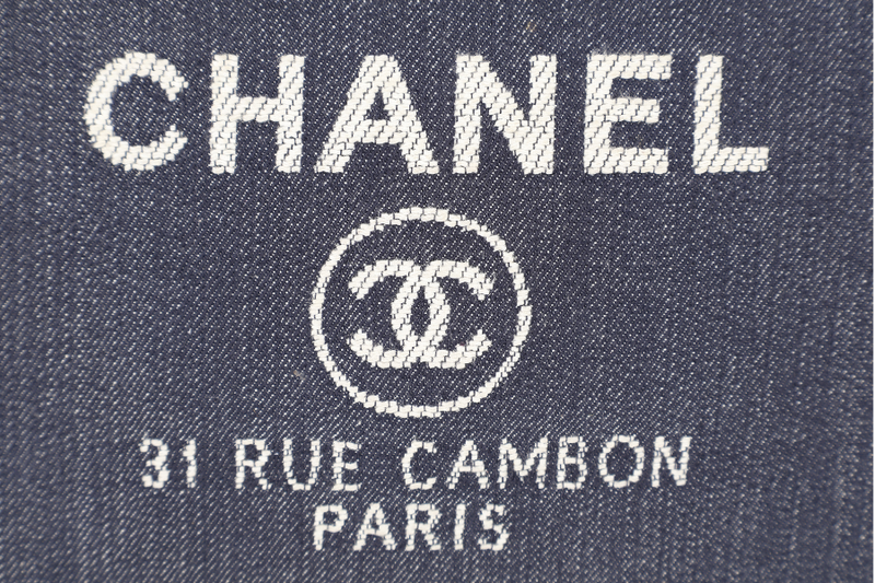 CHANEL O CASE BLUE DENIM CLUTCH (2187xxxx) NO CARD