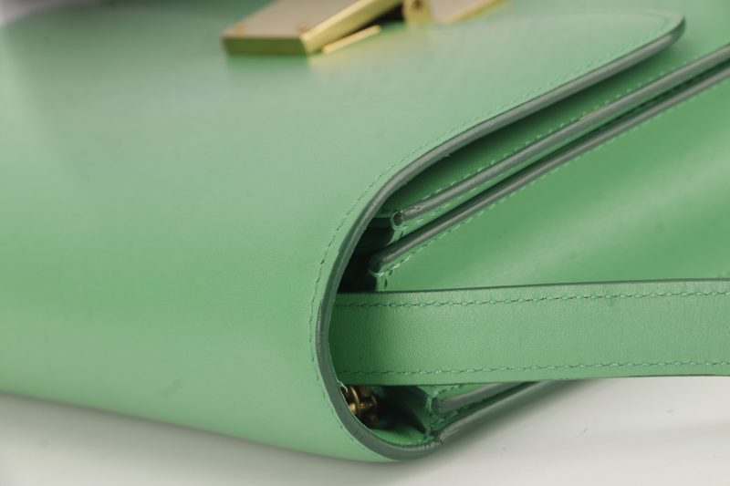 CELINE GREEN GOATSKIN MEDIUM CLASSIC BOX FLAP BAG IN PALM GOLD HARDWARE WITH STRAPS, DUST COVER AND BOX