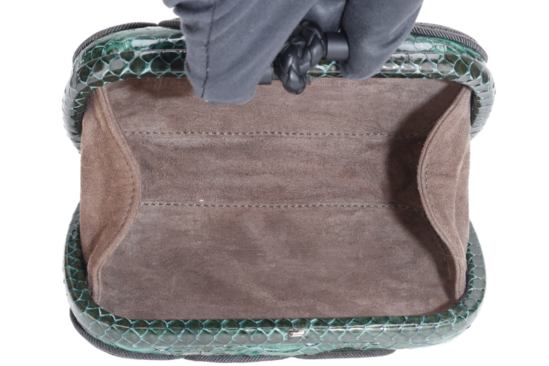 BOTTEGA VENETA PASSAMANERIA EMERALD SNAKESKIN WOVEN KNOT SUEDE LEATHER INTERIOR CLUTCH WITH DUST COVER