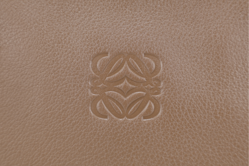 LOEWE AMAZONIA LARGE BROWN SMOOTH CALF LEATHER WITH KEYS AND LOCK