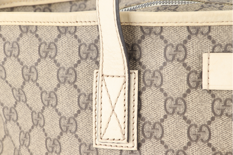 GUCCI GG SUPREME WHITE CANVAS TOTE WITH DUST COVER