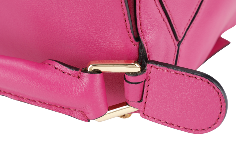 LOEWE PUZZLE EDGE FUSHIA MEDIUM CALFSKIN LEATHER GOLD HARDWARE WITH SLING AND DUST COVER