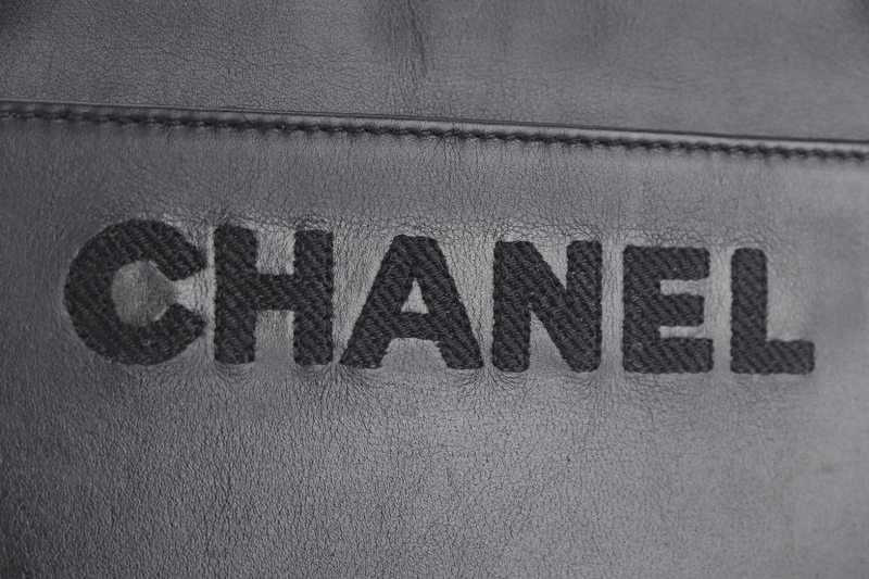 CHANEL VINTAGE BLACK LAMBSKIN SHOULDER TOTE [(528xxxx)1997-1999] NO CARD NO DUST COVER