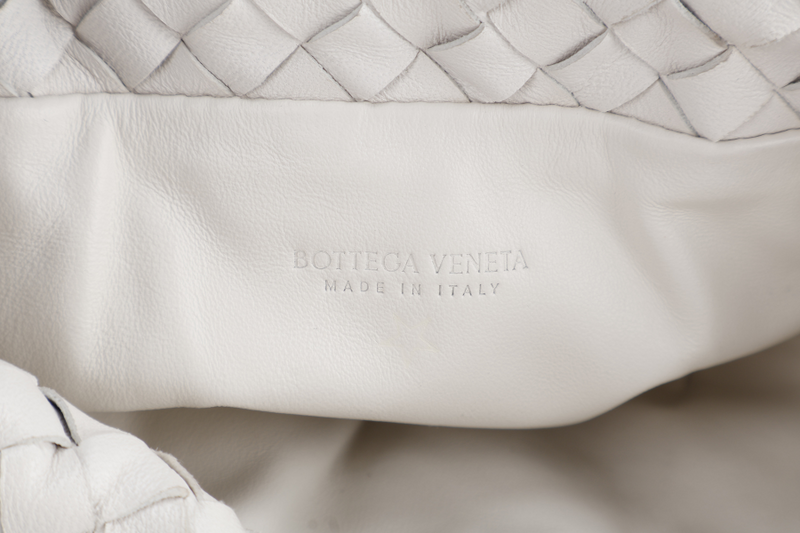 BOTTEGA VENETA MINI HOP WHITE INTRECCIATO SLING BAG WITH DUST COVER