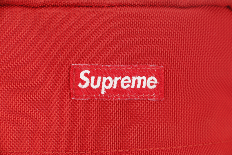 SUPREME RED CANVAS SS18 SLING BAG NO DUST COVER