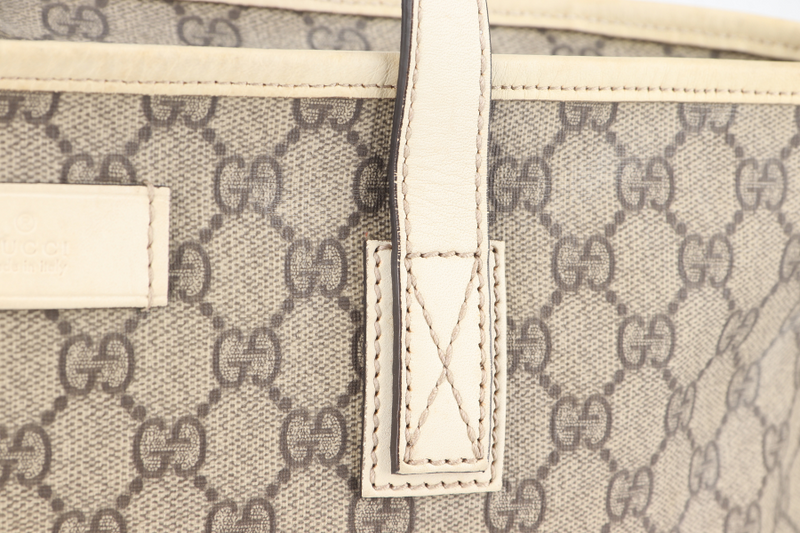 GUCCI GG SUPREME WHITE CANVAS TOTE WITH DUST COVER